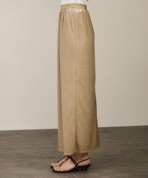 SALON adam et rope'（サロン アダム エ ロペ）の「トリアセベロアナロースカート / セットアップ対応（スカート・レディース・ベージュ/ブラック・FREE）」の16枚目の写真