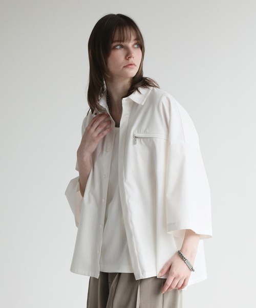 ELLUV(エルブ)の「【ELLUV/エルヴ】サマーTR ジップポケット ハーフスリーブ オーバーサイズシャツ(シャツ/ブラウス・メンズ・サックスブルー/ブラック/ホワイト・L/M/S)」の12枚目の写真