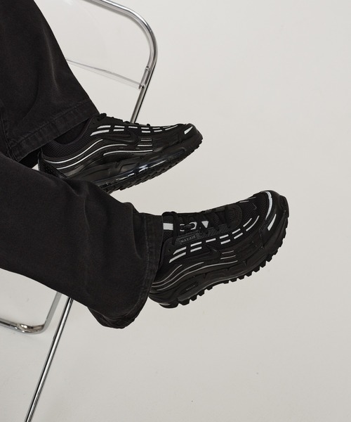 NIKE（ナイキ）の「ナイキ エア マックス TL 2.5 メンズシューズ / Nike Air Max TL 2.5 Men's Shoes FZ4110-002 Black（スニーカー・メンズ・ブラック・26/26.5/27/27.5/28/24/24.5/25/25.5/28.5/29/29.5/30）」の2枚目の写真