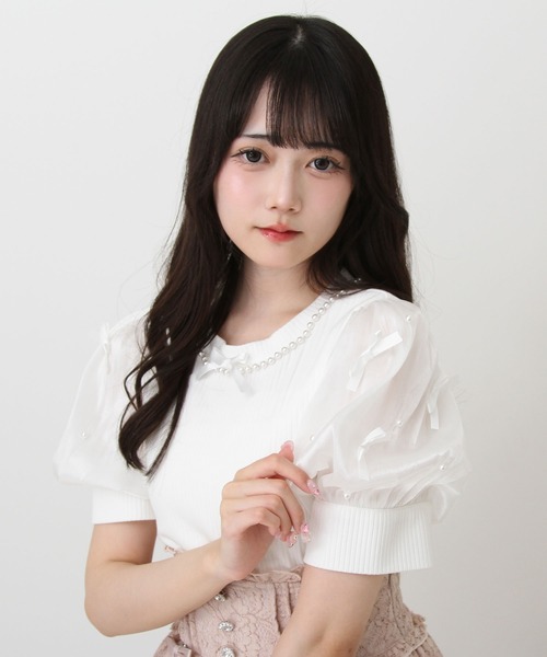 DearMyLove（ディアマイラブ）の「パールネックレスリボンパフ袖トップス（Tシャツ/カットソー・レディース・ブラック/ホワイト/サックスブルー/ベビーピンク・MEDIUM/LARGE/LL/3L）」の2枚目の写真