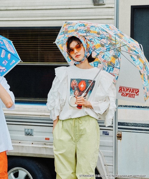 niko and（ニコアンド）の「【STRANGER THINGS】コラボ ビニール傘