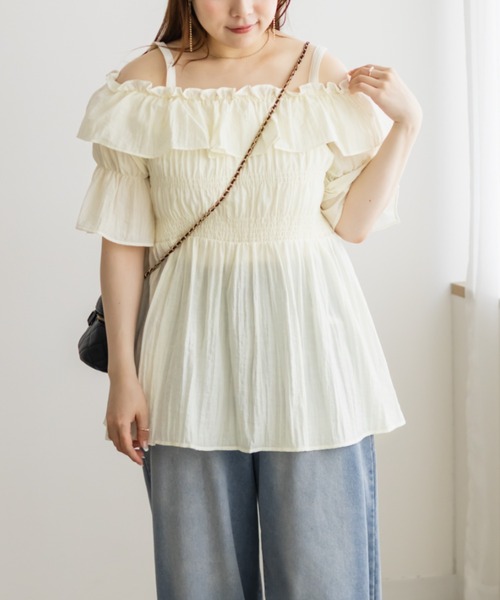 CLETTE(クレット)の「オフショルフリルブラウス(シャツ/ブラウス・レディース・ブラック/アイボリー/オレンジ/グリーン・4L/3L/LL)」の3枚目の写真