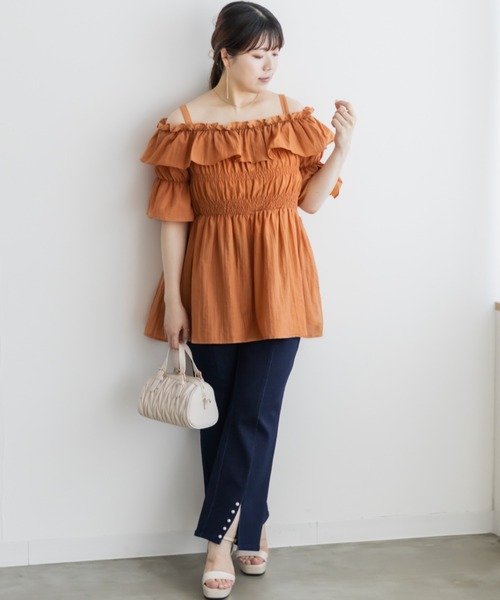 CLETTE(クレット)の「オフショルフリルブラウス(シャツ/ブラウス・レディース・ブラック/アイボリー/オレンジ/グリーン・4L/3L/LL)」の8枚目の写真