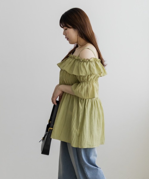 CLETTE(クレット)の「オフショルフリルブラウス(シャツ/ブラウス・レディース・ブラック/アイボリー/オレンジ/グリーン・4L/3L/LL)」の5枚目の写真