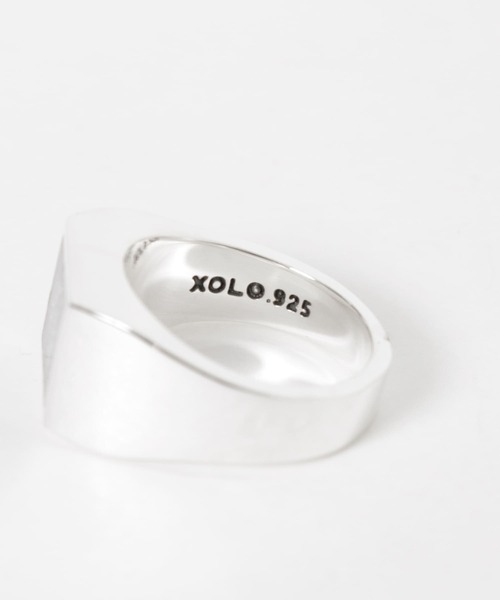 XOLO（ショロ）の「XOLO　Signet Ring S.Gray Flower（リング・メンズ・シルバー・LARGE）」の4枚目の写真