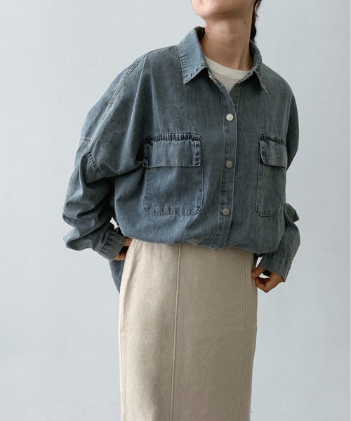 on:nue（オンニュ）の「【on:nue】 [着用動画あり！/ ユニセックス] ヴィンテージライクオーバーデニムシャツ /2025 AW COLLECTION（シャツ/ブラウス・レディース・ブルー/グレー・FREE）」の3枚目の写真