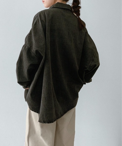 on:nue（オンニュ）の「【on:nue】 [着用動画あり！/ ユニセックス] ヴィンテージライクオーバーデニムシャツ /2025 AW COLLECTION（シャツ/ブラウス・レディース・ブルー/グレー・FREE）」の14枚目の写真