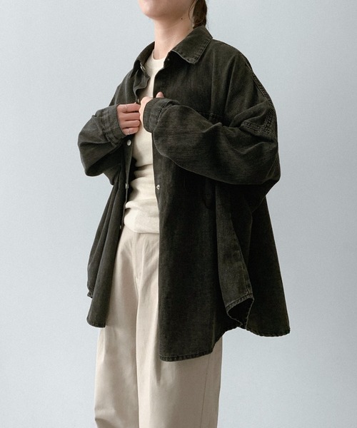 on:nue（オンニュ）の「【on:nue】 [着用動画あり！/ ユニセックス] ヴィンテージライクオーバーデニムシャツ /2025 AW COLLECTION（シャツ/ブラウス・レディース・ブルー/グレー・FREE）」の13枚目の写真