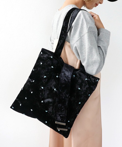 Three Four Time（ｽﾘｰﾌｫｰﾀｲﾑ）の「ハートエンブロイダリートート（トートバッグ・レディース・グレー/ブラック/ブラウン/ホワイト・FREE）」の3枚目の写真