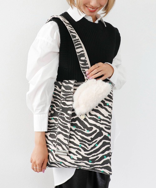 Three Four Time（ｽﾘｰﾌｫｰﾀｲﾑ）の「ハートエンブロイダリートート（トートバッグ・レディース・グレー/ブラック/ブラウン/ホワイト・FREE）」の7枚目の写真