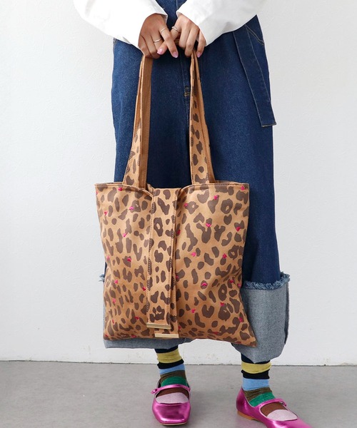 Three Four Time（ｽﾘｰﾌｫｰﾀｲﾑ）の「ハートエンブロイダリートート（トートバッグ・レディース・グレー/ブラック/ブラウン/ホワイト・FREE）」の14枚目の写真