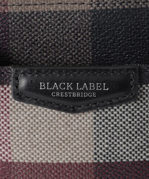 BLACK LABEL CRESTBRIDGE(ブラックレーベル・クレストブリッジ)の「【一部店舗限定】PVCクレストブリッジチェックスマホショルダー(スマホケース/カバー・メンズ・レッド系その他3/ベージュ系その他5・FREE)」の17枚目の写真