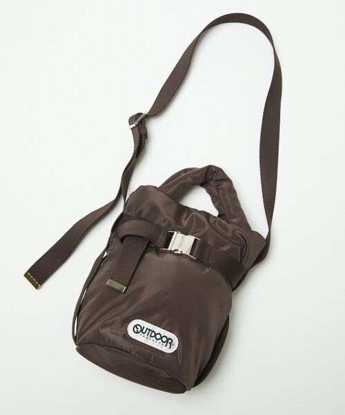 OUTDOOR PRODUCTS(アウトドアプロダクツ)の「OUTDOOR PRODUCTS/アウトドアプロダクツ ベルト付き パデッド トートバッグ XS 限定展開(ショルダーバッグ・レディース・ブラック/ブラウン/シルバー・フリ-)」の15枚目の写真