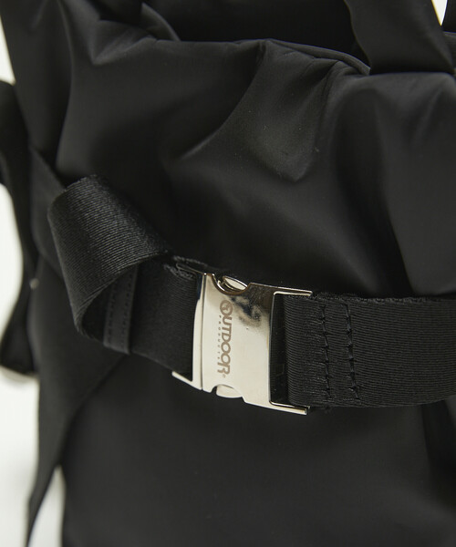 OUTDOOR PRODUCTS(アウトドアプロダクツ)の「OUTDOOR PRODUCTS/アウトドアプロダクツ ベルト付き パデッド トートバッグ XS 限定展開(ショルダーバッグ・レディース・ブラック/ブラウン/シルバー・フリ-)」の6枚目の写真