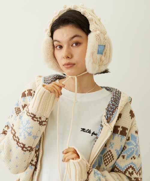 MILKFED.（ミルクフェド）の「CABLE KNIT EARMUFFS（イヤーマフ・レディース・オフホワイト/アッシュ/ブラック/ライトピンク・ONE SIZE）」の11枚目の写真