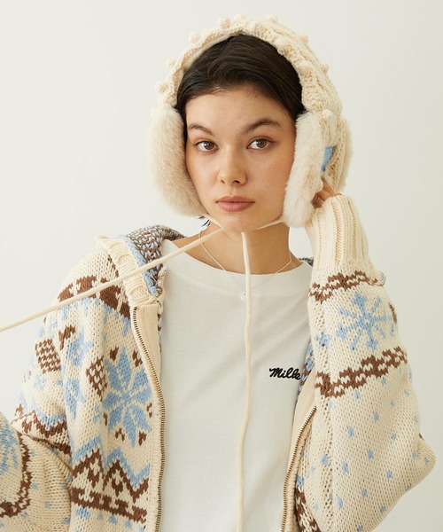 MILKFED.（ミルクフェド）の「CABLE KNIT EARMUFFS（イヤーマフ・レディース・オフホワイト/アッシュ/ブラック/ライトピンク・ONE SIZE）」の12枚目の写真