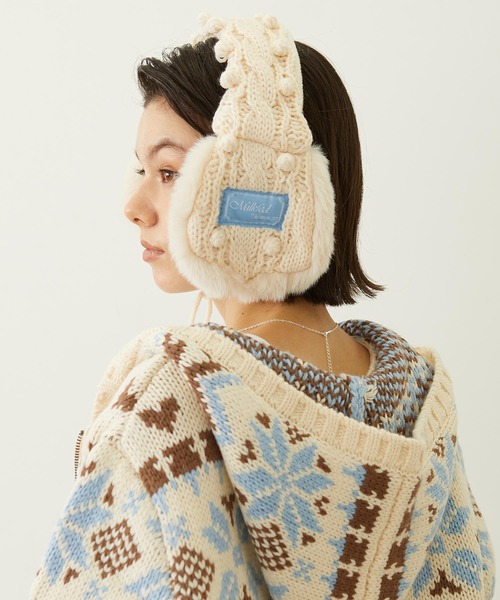 MILKFED.（ミルクフェド）の「CABLE KNIT EARMUFFS（イヤーマフ・レディース・オフホワイト/アッシュ/ブラック/ライトピンク・ONE SIZE）」の14枚目の写真