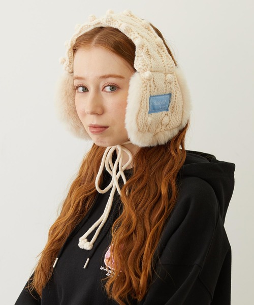 MILKFED.（ミルクフェド）の「CABLE KNIT EARMUFFS（イヤーマフ・レディース・オフホワイト/アッシュ/ブラック/ライトピンク・ONE SIZE）」の8枚目の写真
