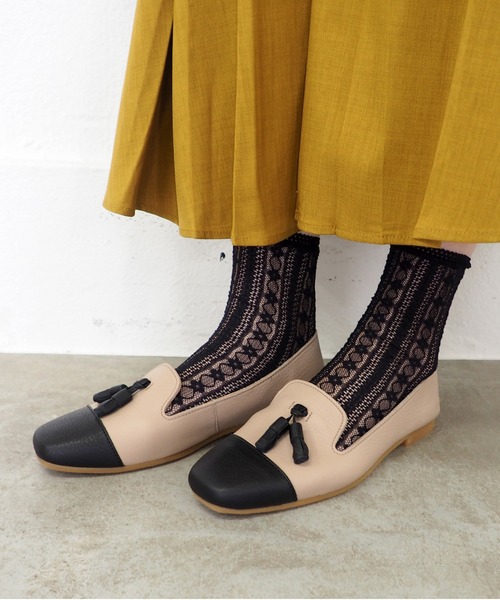 ENあしながおじさん（エンアシナガオジサン）の「防水│タッセルオペラシューズ　5360607（パンプス・レディース・グレイッシュベージュ/ブラック・23cm/23.5cm/24cm/24.5cm/22.5cm）」の16枚目の写真