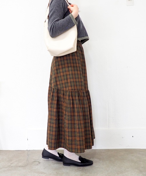 ENあしながおじさん（エンアシナガオジサン）の「防水│タッセルオペラシューズ　5360607（パンプス・レディース・グレイッシュベージュ/ブラック・23cm/23.5cm/24cm/24.5cm/22.5cm）」の15枚目の写真