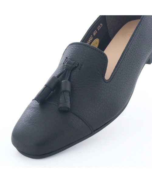 ENあしながおじさん（エンアシナガオジサン）の「防水│タッセルオペラシューズ　5360607（パンプス・レディース・グレイッシュベージュ/ブラック・23cm/23.5cm/24cm/24.5cm/22.5cm）」の6枚目の写真