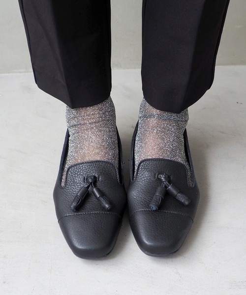 ENあしながおじさん（エンアシナガオジサン）の「防水│タッセルオペラシューズ　5360607（パンプス・レディース・グレイッシュベージュ/ブラック・23cm/23.5cm/24cm/24.5cm/22.5cm）」の18枚目の写真