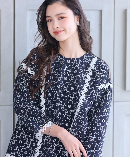 セール】Cabbage フラワーパターン刺繍トップス（シャツ/ブラウス