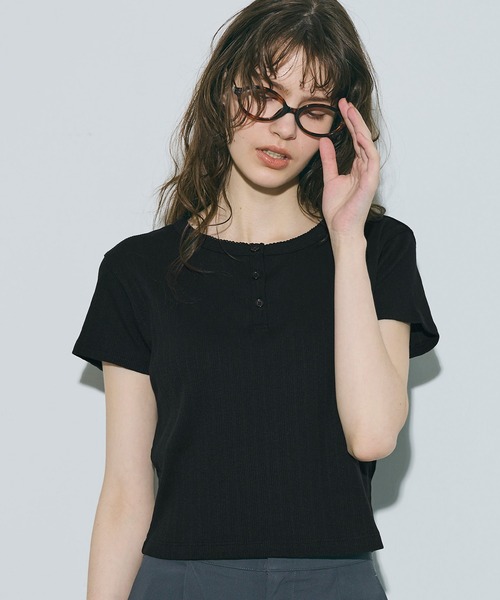 coca(coca)(コカ)の「リブヘンリーネックTシャツ(Tシャツ/カットソー・レディース・ブラック/グレー/ダークブラウン/ホワイト・S/M/L)」の3枚目の写真