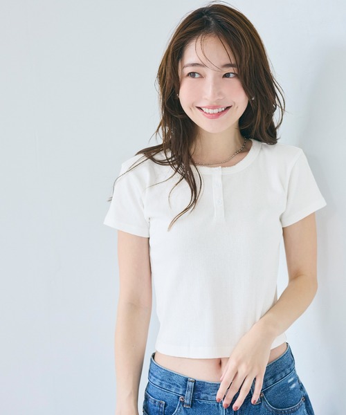 coca(coca)(コカ)の「リブヘンリーネックTシャツ(Tシャツ/カットソー・レディース・ブラック/グレー/ダークブラウン/ホワイト・S/M/L)」の5枚目の写真