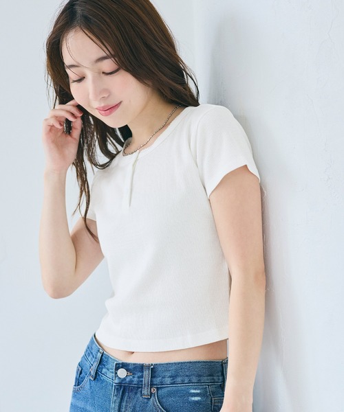coca(coca)(コカ)の「リブヘンリーネックTシャツ(Tシャツ/カットソー・レディース・ブラック/グレー/ダークブラウン/ホワイト・S/M/L)」の7枚目の写真
