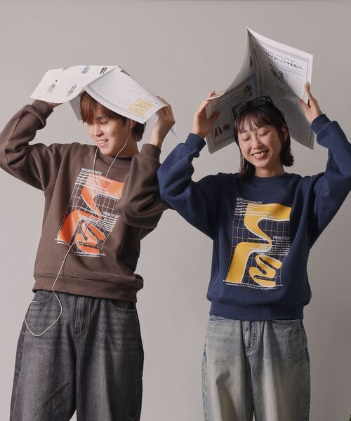 FFEIN（フェイン）の「【FFEIN（フェイン）】ヘビーウエイト線画アートスウェット / 裏起毛 スウェット アート クルーネック プリント（スウェット・メンズ・ネイビー/ブラック/ブラウン/アッシュグレー・SMALL/MEDIUM/LARGE）」の15枚目の写真