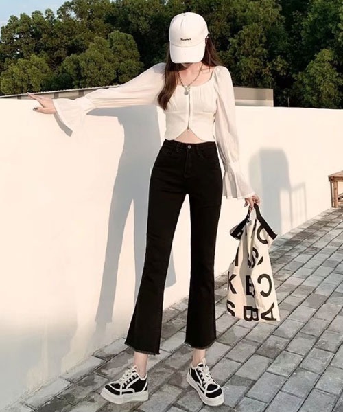 TONE SELECT WEAR(トーンセレクトウェア)の「【i-dare】フレア デニムパンツ(デニムパンツ・レディース・ブラック・SMALL/MEDIUM/LARGE/X-LARGE)」の1枚目の写真