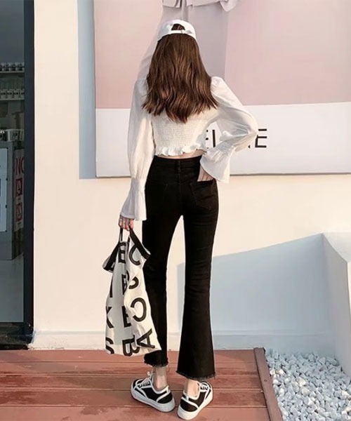 TONE SELECT WEAR(トーンセレクトウェア)の「【i-dare】フレア デニムパンツ(デニムパンツ・レディース・ブラック・SMALL/MEDIUM/LARGE/X-LARGE)」の5枚目の写真