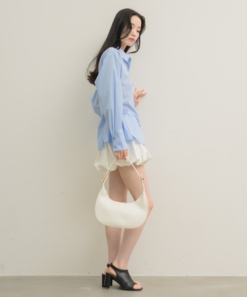 NEUNA(ヌナ)の「【他にない光沢感がポイント◎】サテンバルーンミニスカート(スカート・レディース・ブラック/オフホワイト/ブラウン・MEDIUM/LARGE/X-LARGE/SMALL)」の5枚目の写真