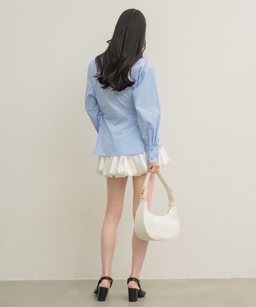 NEUNA(ヌナ)の「【他にない光沢感がポイント◎】サテンバルーンミニスカート(スカート・レディース・ブラック/オフホワイト/ブラウン・MEDIUM/LARGE/X-LARGE/SMALL)」の4枚目の写真