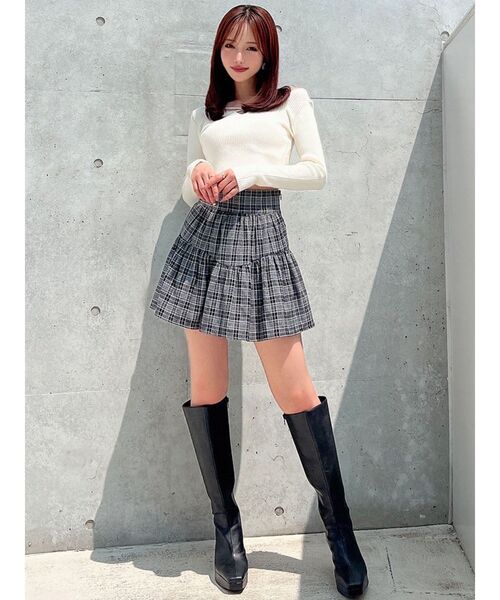 RESEXXY(リゼクシー)の「チェックミニフレアスカート【セットアップ着用可能】(スカート・レディース・ブラック/ブラウン/ネイビー・FREE)」の6枚目の写真