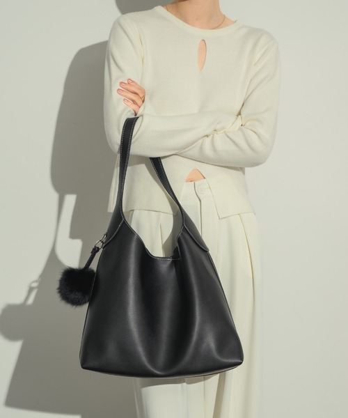 NEUNA（ヌナ）の「ステッチエコレザーバック（ショルダーバッグ・レディース・ブラック/ブラウン・FREE）」の3枚目の写真