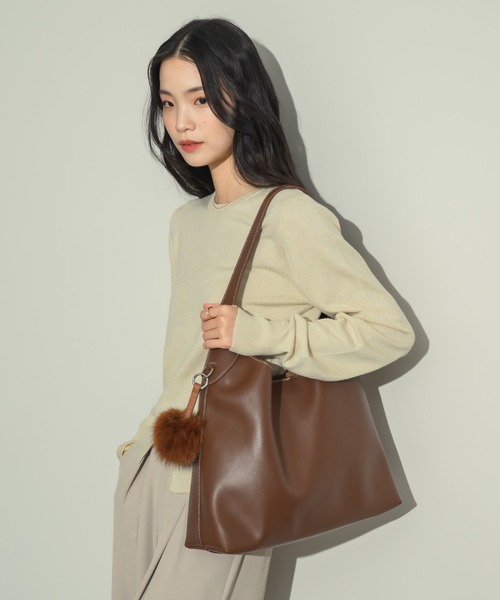 NEUNA（ヌナ）の「ステッチエコレザーバック（ショルダーバッグ・レディース・ブラック/ブラウン・FREE）」の8枚目の写真