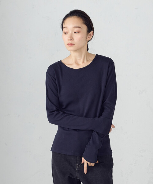 COMME CA ISM(コムサイズム)の「吸湿発熱 クルーネックTシャツ(Tシャツ/カットソー・レディース・ホワイト/グレー/ブラック/ネイビー・MEDIUM/LARGE)」の9枚目の写真