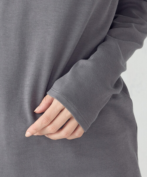 COMME CA ISM(コムサイズム)の「吸湿発熱 クルーネックTシャツ(Tシャツ/カットソー・レディース・ホワイト/グレー/ブラック/ネイビー・MEDIUM/LARGE)」の13枚目の写真