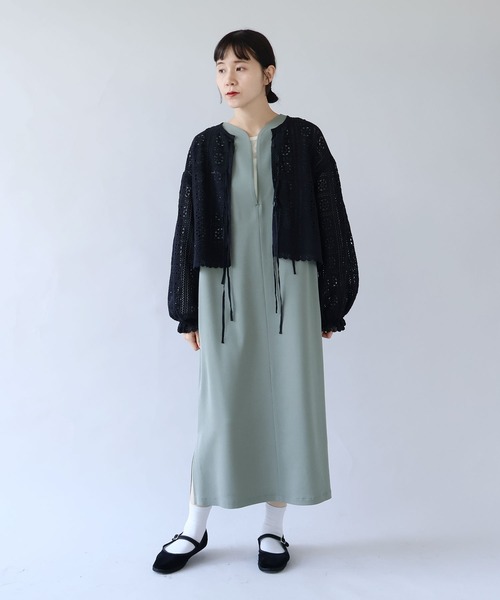 yuni(ユニ )の「レーヨンウール slit neck jumper スカート(ジャンパースカート・レディース・ネイビー/カーキ・FREE)」の4枚目の写真