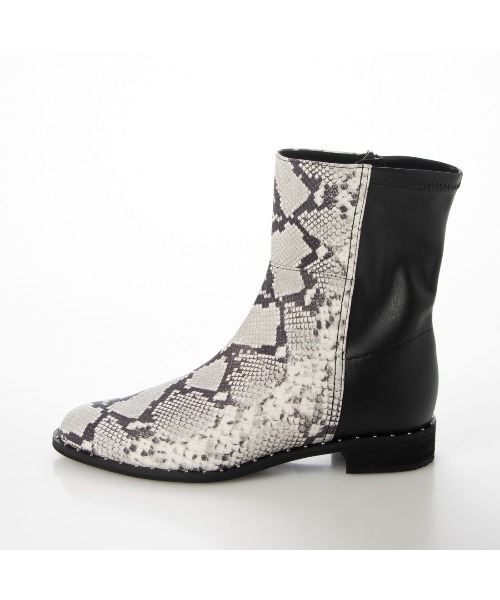 Mode et Jacomo(モードエジャコモ)の「ストレッチショートブーツ(ブーツ・レディース・ホワイト×ピンク・24.5cm/24cm/23.5cm/23cm/22.5cm)」の2枚目の写真