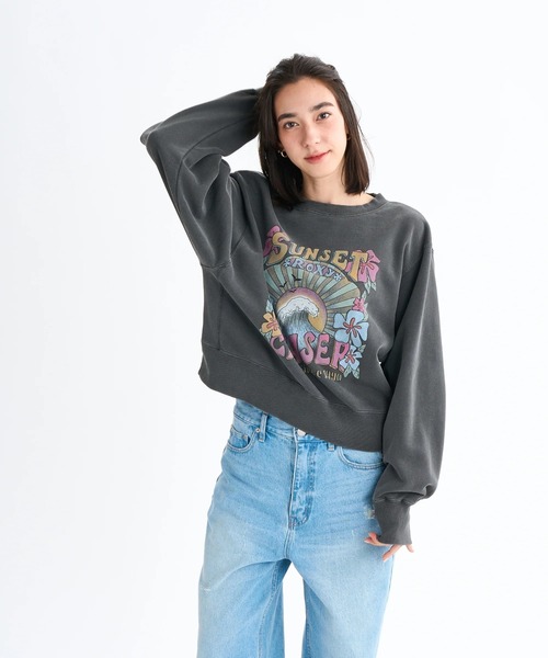 ROXY(ロキシー)の「SUNSET CHASER /ロキシーショート丈フロントグラフィックプリントプルオーバースウェットトレーナー(スウェット・レディース・ピンク/ホワイト/ブラック・LARGE/MEDIUM/SMALL)」の2枚目の写真