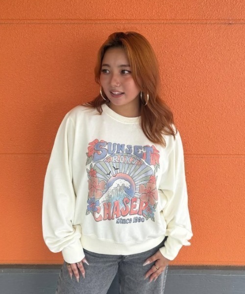 ROXY(ロキシー)の「SUNSET CHASER /ロキシーショート丈フロントグラフィックプリントプルオーバースウェットトレーナー(スウェット・レディース・ピンク/ホワイト/ブラック・LARGE/MEDIUM/SMALL)」の18枚目の写真
