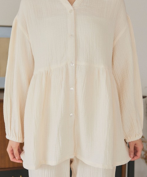 cross marche(クロスマルシェ)の「【LAFUKU/ラフク】ゆったり柔らかダブルガーゼパジャマ綿100%《上下セット》(ルームウェア/パジャマ・レディース・アイボリー/ベージュ/チャコール・LL/L/M)」の4枚目の写真