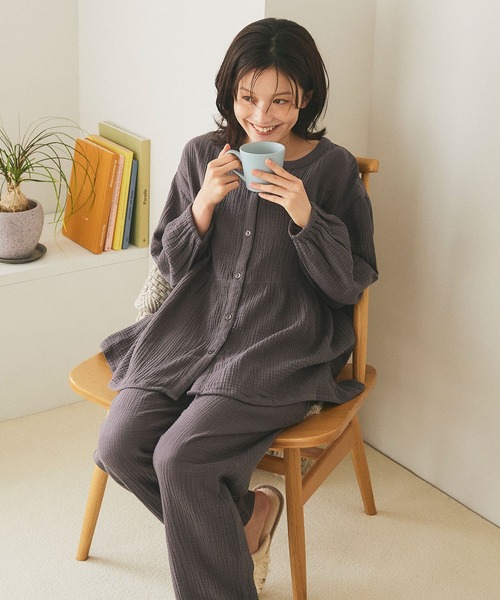 cross marche(クロスマルシェ)の「【LAFUKU/ラフク】ゆったり柔らかダブルガーゼパジャマ綿100%《上下セット》(ルームウェア/パジャマ・レディース・アイボリー/ベージュ/チャコール・LL/L/M)」の13枚目の写真