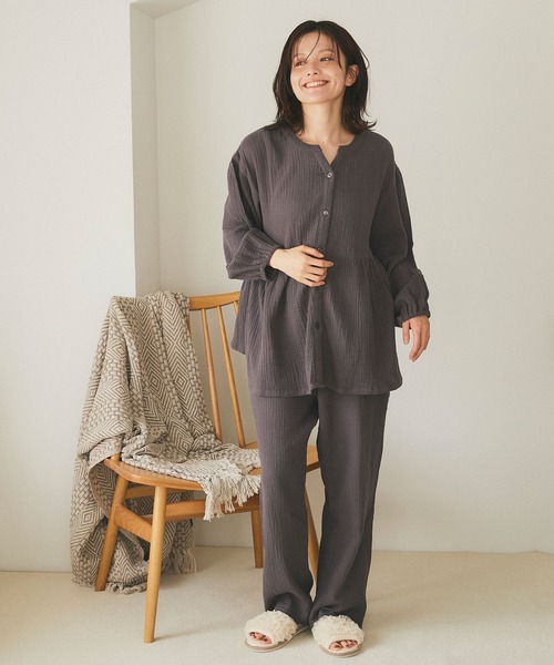 cross marche(クロスマルシェ)の「【LAFUKU/ラフク】ゆったり柔らかダブルガーゼパジャマ綿100%《上下セット》(ルームウェア/パジャマ・レディース・アイボリー/ベージュ/チャコール・LL/L/M)」の15枚目の写真