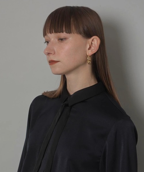 CADUNE（カデュネ）の「ナロータイブラウス（シャツ/ブラウス・レディース・ホワイト/ネイビー・36/38）」の14枚目の写真