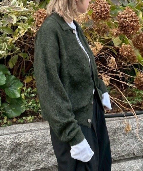 Chikashitsu +（チカシツプラス）の「【Chikashitsu +】hairy button cardigan / 【チカシツプラス】ヘアリーボタンカーディガン <着用動画あり>（カーディガン/ボレロ・メンズ・ブラック/アイボリー/ネイビー/ベージュ/カーキ・ONE SIZE）」の7枚目の写真