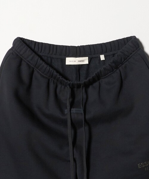 FOG ESSENTIALS（エフオージーエッセンシャルズ）の「＜FEAR OF GOD ESSENTIALS＞サッカー フリース ショーツ（スウェットパンツ・メンズ・ブラック・S/XS/L/M）」の5枚目の写真